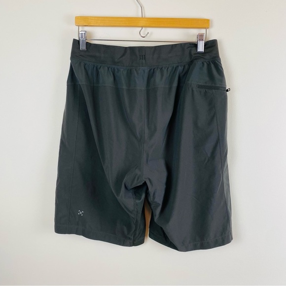 Lululemon T.H.E. Short 11" Linerless - Picture 4 of 7